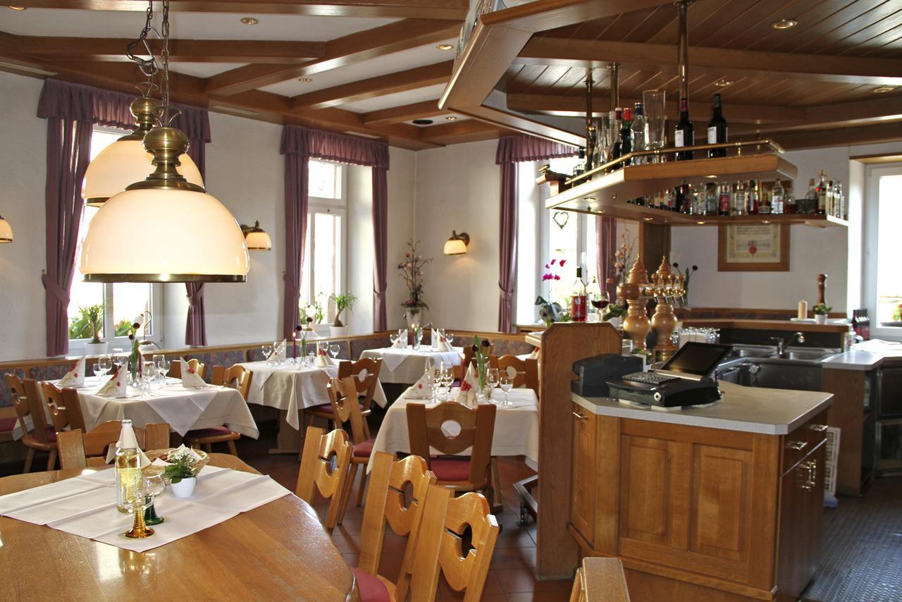 Hotel- Restaurant Zum Schwan Waldfischbach-Burgalben Bagian luar foto