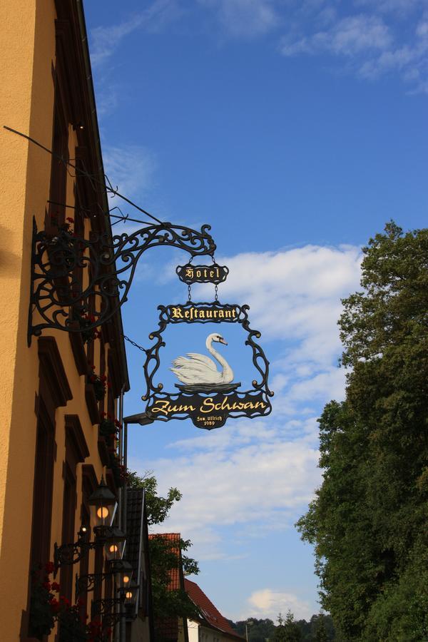 Hotel- Restaurant Zum Schwan Waldfischbach-Burgalben Bagian luar foto